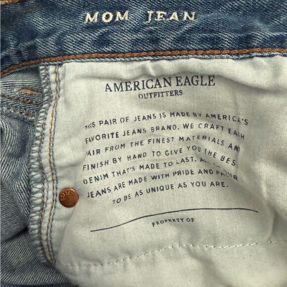 American Eagle Outfitters Distressed Mom Blue Jeans Size 2 Regular - Picture 7 of 8